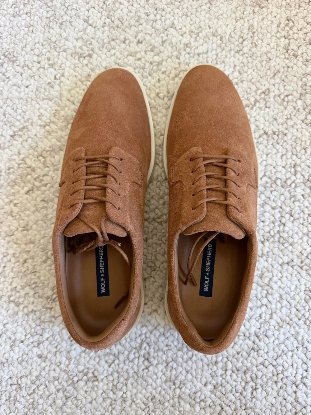 Wolf & Shepherd stylish brown